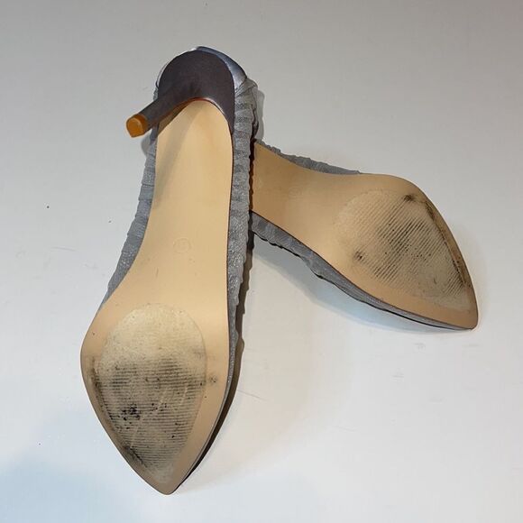 WOMENS CAPE ROBBIN SILVER HEELS SIZE 11 - Picture 4 of 4